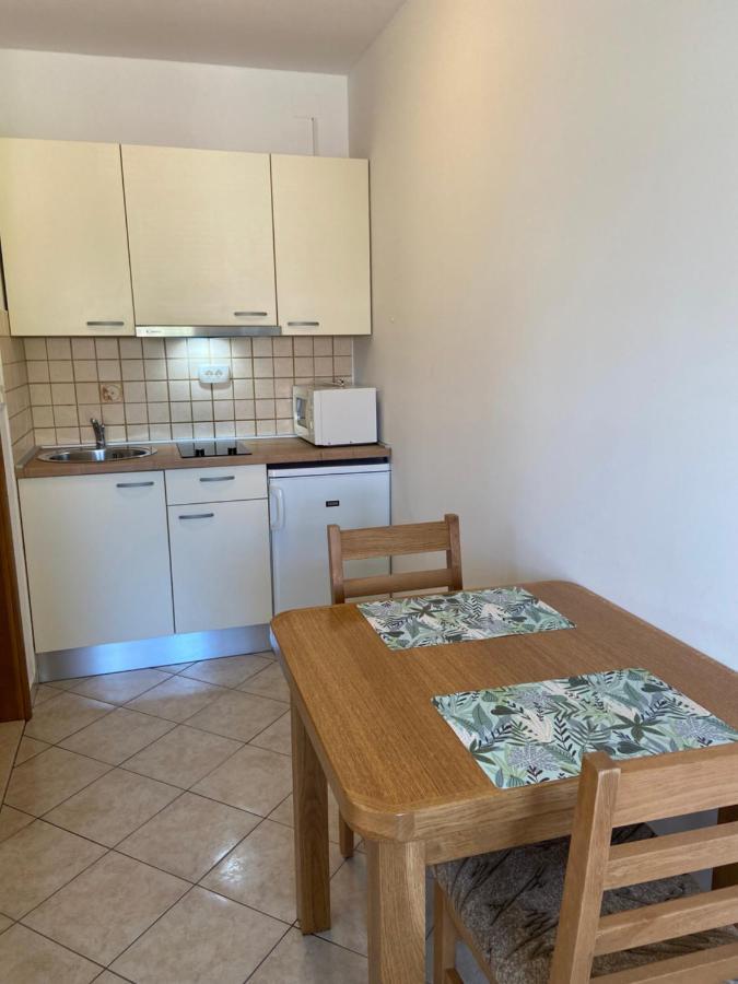 Apartments Mrsic Biograd Na Moru Exterior photo
