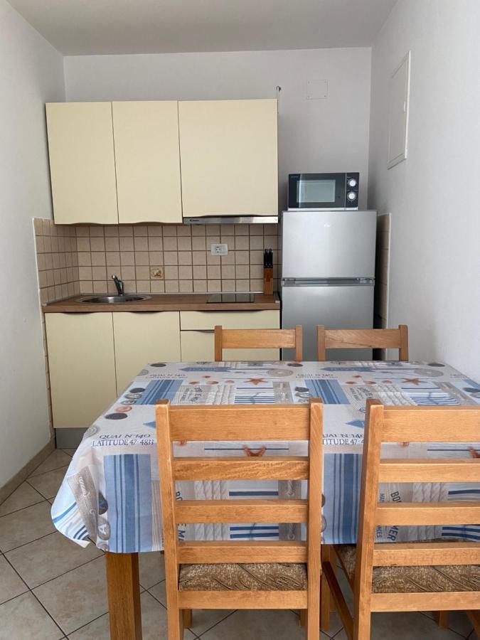 Apartments Mrsic Biograd Na Moru Exterior photo