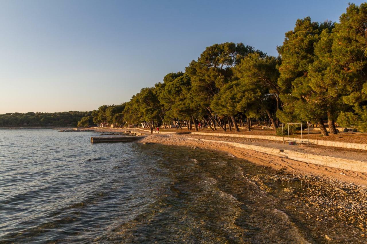 Apartments Mrsic Biograd Na Moru Exterior photo